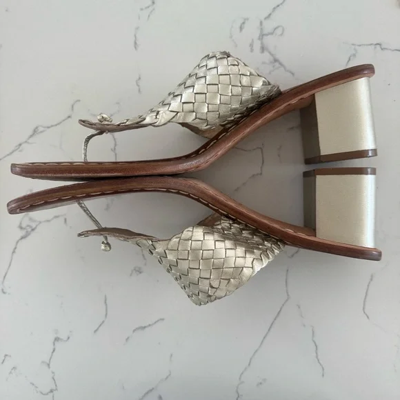 Bernardo Jinx Gold Woven Leather Thong Heels Women’s Size 10M Brazil Sandals - Picture 7 of 9